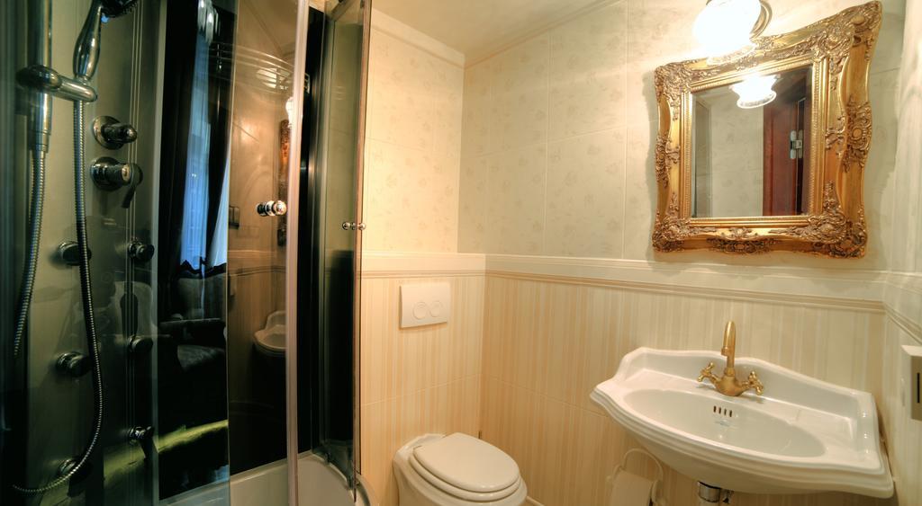 Only Krakow Apartments 객실 사진